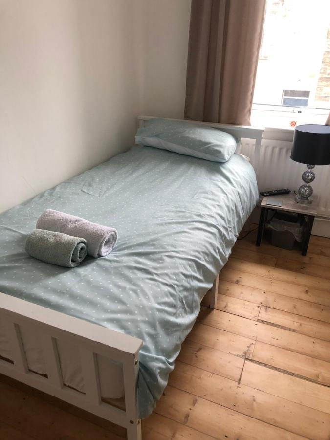 Отель Amble Harbour Retreats Экстерьер фото