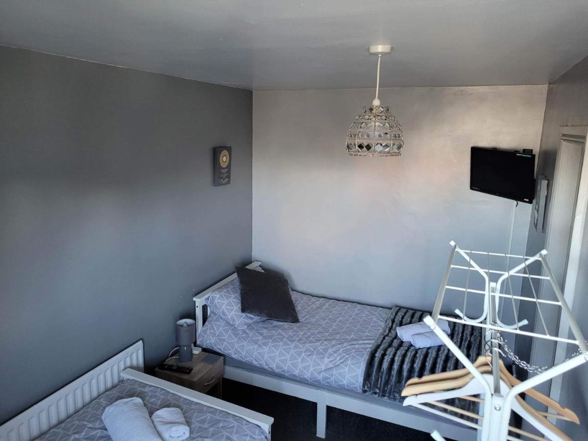 Отель Amble Harbour Retreats Экстерьер фото