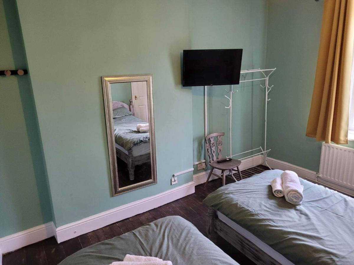 Отель Amble Harbour Retreats Экстерьер фото