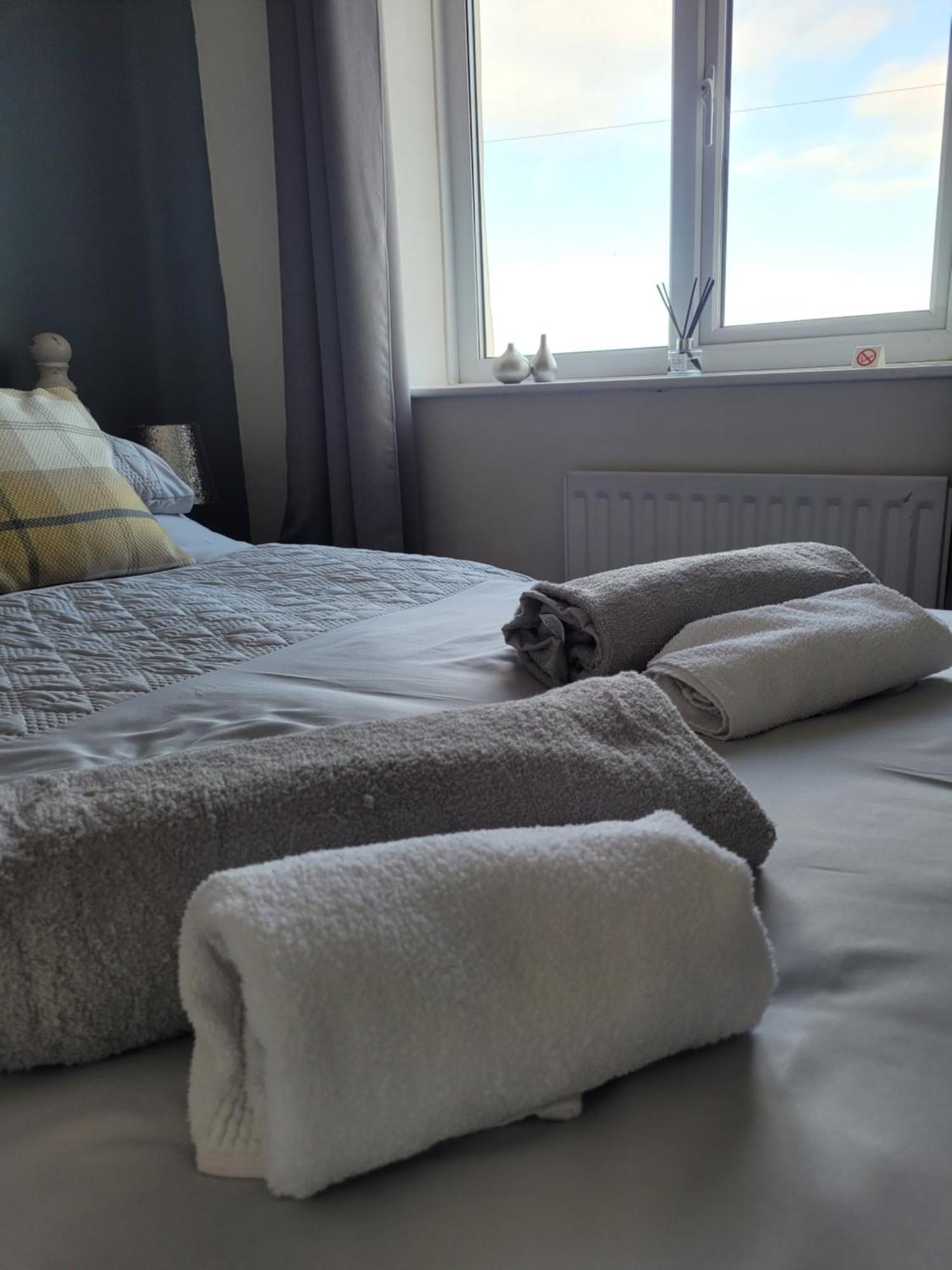 Отель Amble Harbour Retreats Номер фото